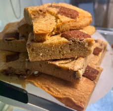 Kinder Bueno Blondie
